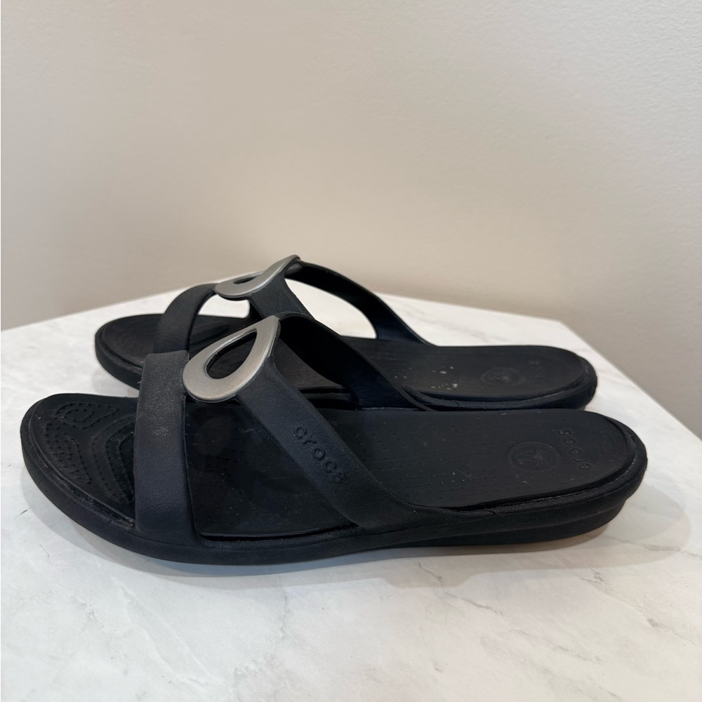 🔥Crocs Black Slide Sandals with Silver Accent Women’s Size 7 EC🔥